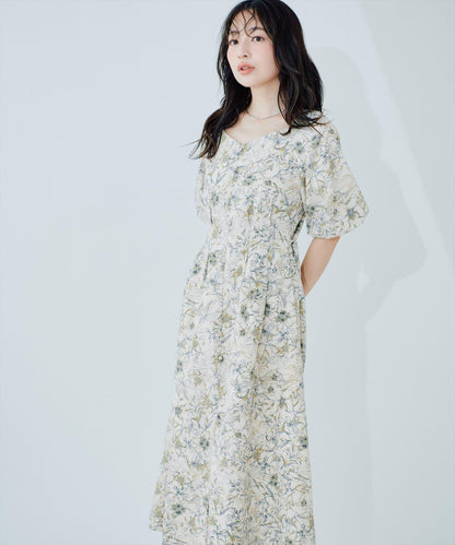 泡泡袖少女風連衣裙