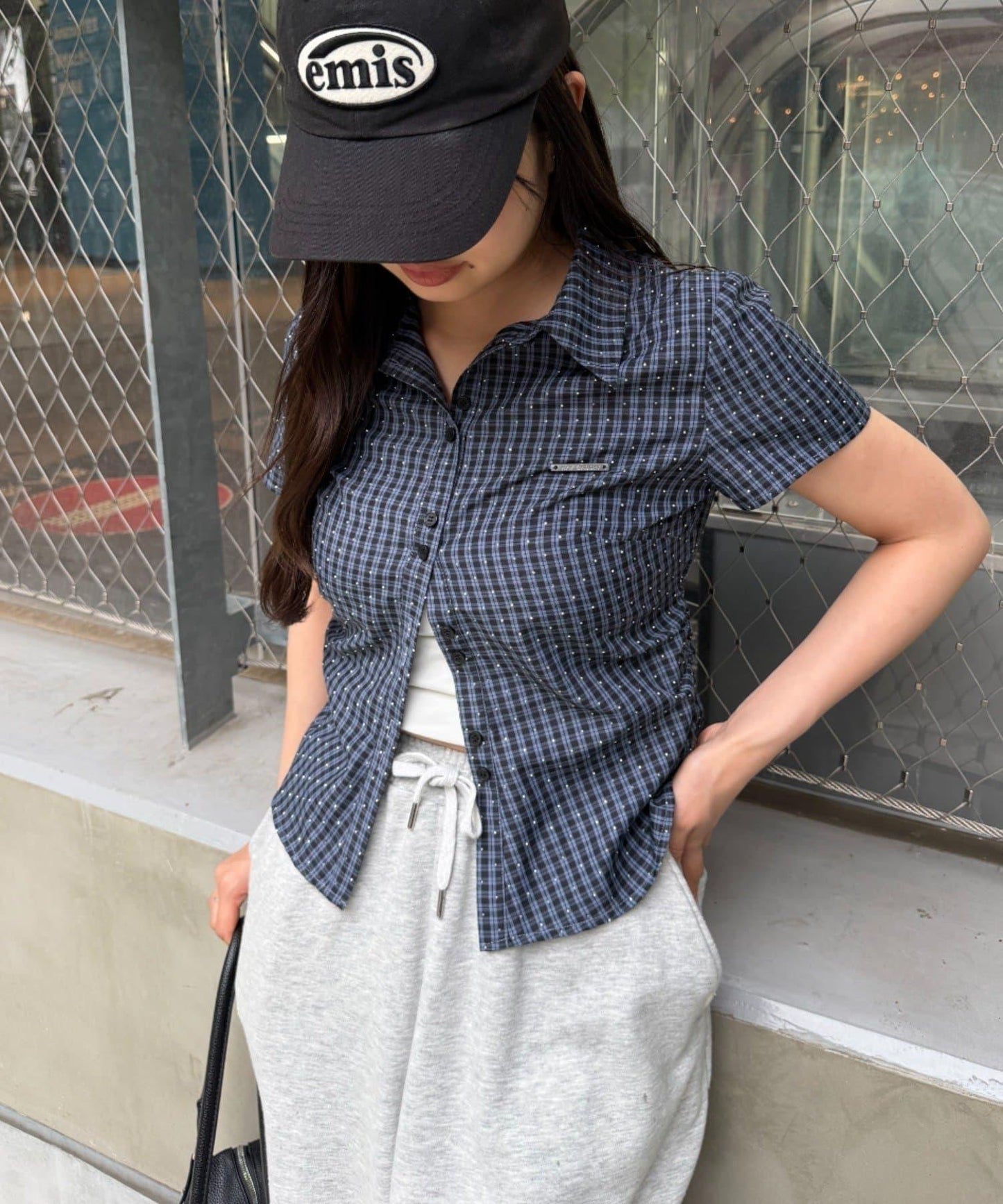 胸部刺繡 合身版型 短袖襯衫