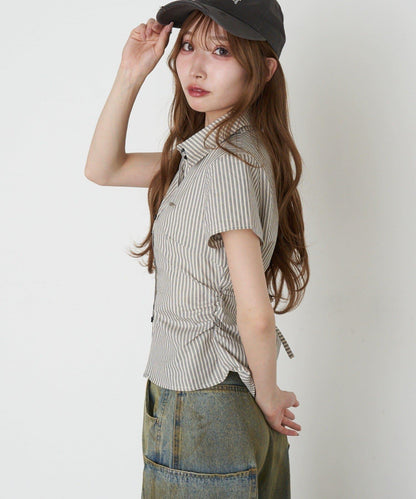胸部刺繡 合身版型 短袖襯衫