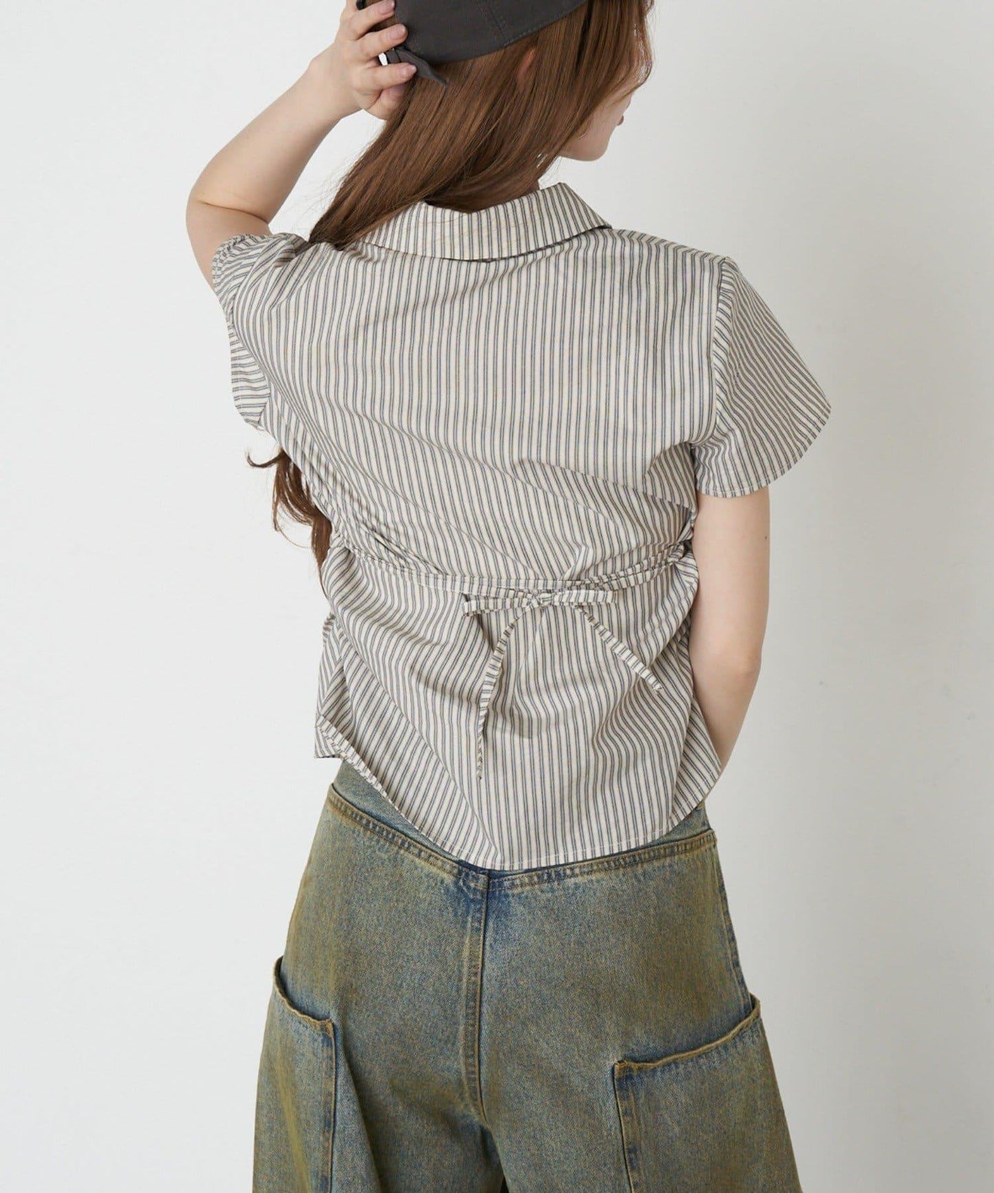 胸部刺繡 合身版型 短袖襯衫