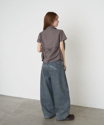 胸部刺繡 合身版型 短袖襯衫