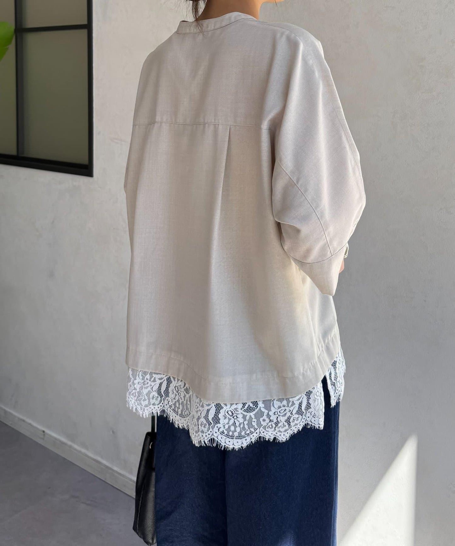 亞麻感下襬蕾絲女襯衫