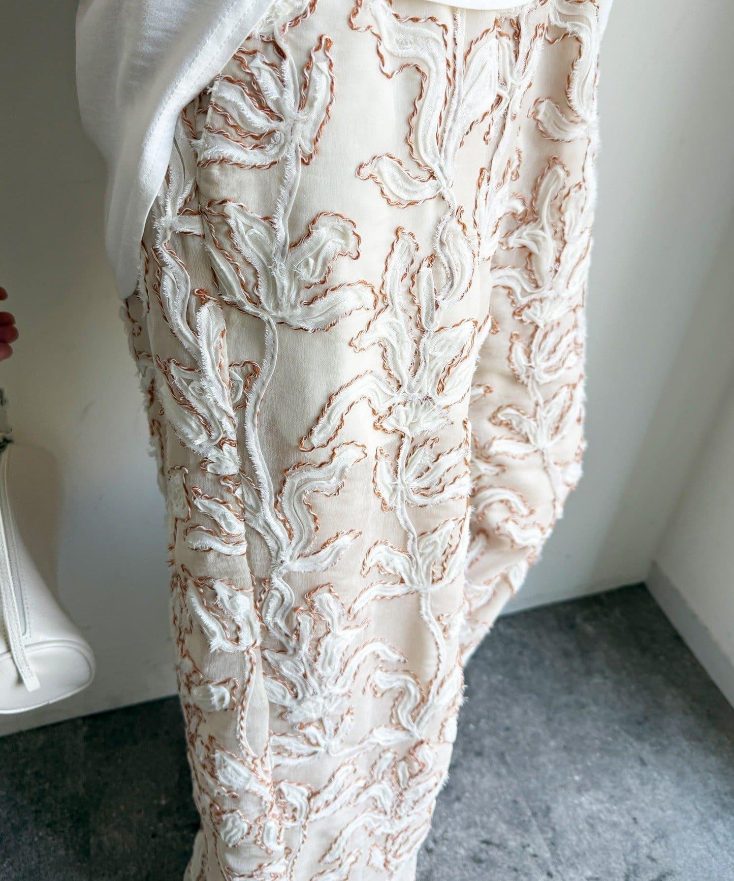 DouDou 提花刺繡 休閒褲