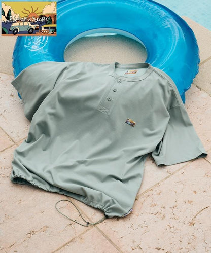 FREAK'S STORE for BEACH & FES リラックスフィット ワンポイントロゴ スピンドル ヘンリーネックTシャツ