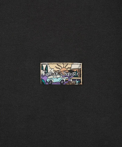 FREAK'S STORE for BEACH & FES リラックスフィット ワンポイントロゴ スピンドル ヘンリーネックTシャツ
