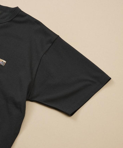 FREAK'S STORE for BEACH & FES リラックスフィット ワンポイントロゴ スピンドル ヘンリーネックTシャツ