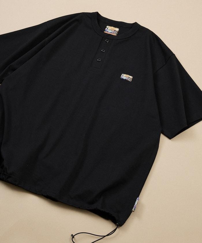FREAK'S STORE for BEACH & FES リラックスフィット ワンポイントロゴ スピンドル ヘンリーネックTシャツ