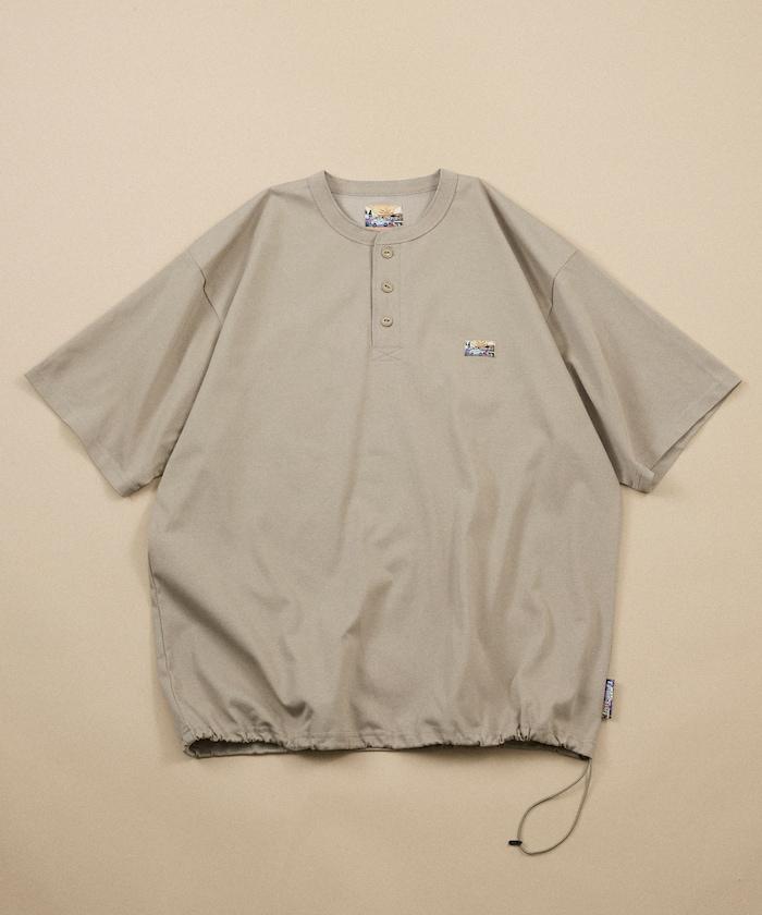 FREAK'S STORE for BEACH & FES リラックスフィット ワンポイントロゴ スピンドル ヘンリーネックTシャツ