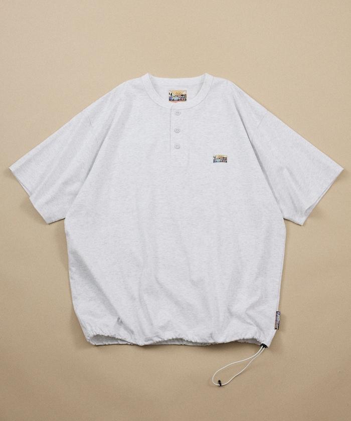 FREAK'S STORE for BEACH & FES リラックスフィット ワンポイントロゴ スピンドル ヘンリーネックTシャツ