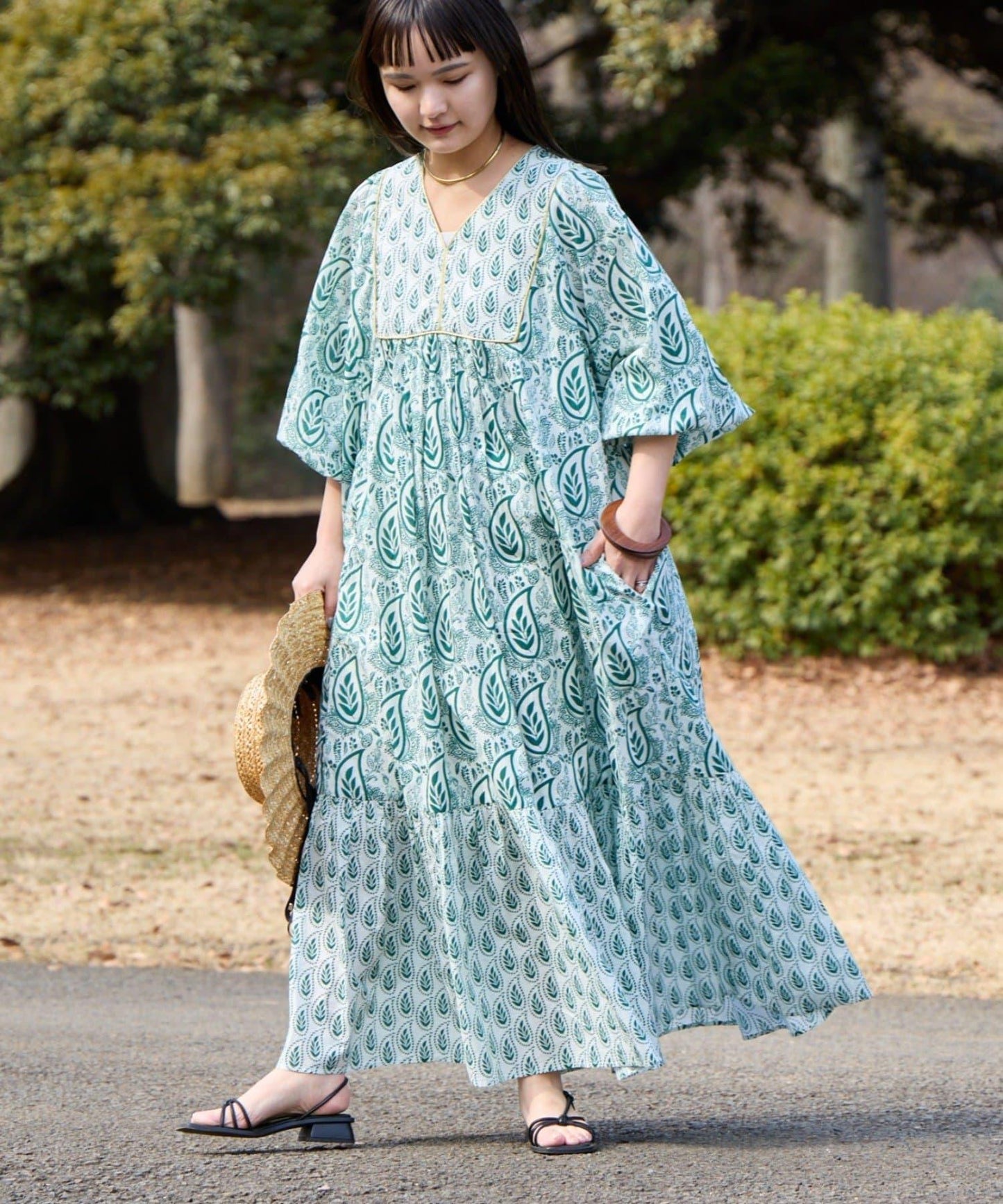 Aguni 葉子印花蓬鬆連衣裙