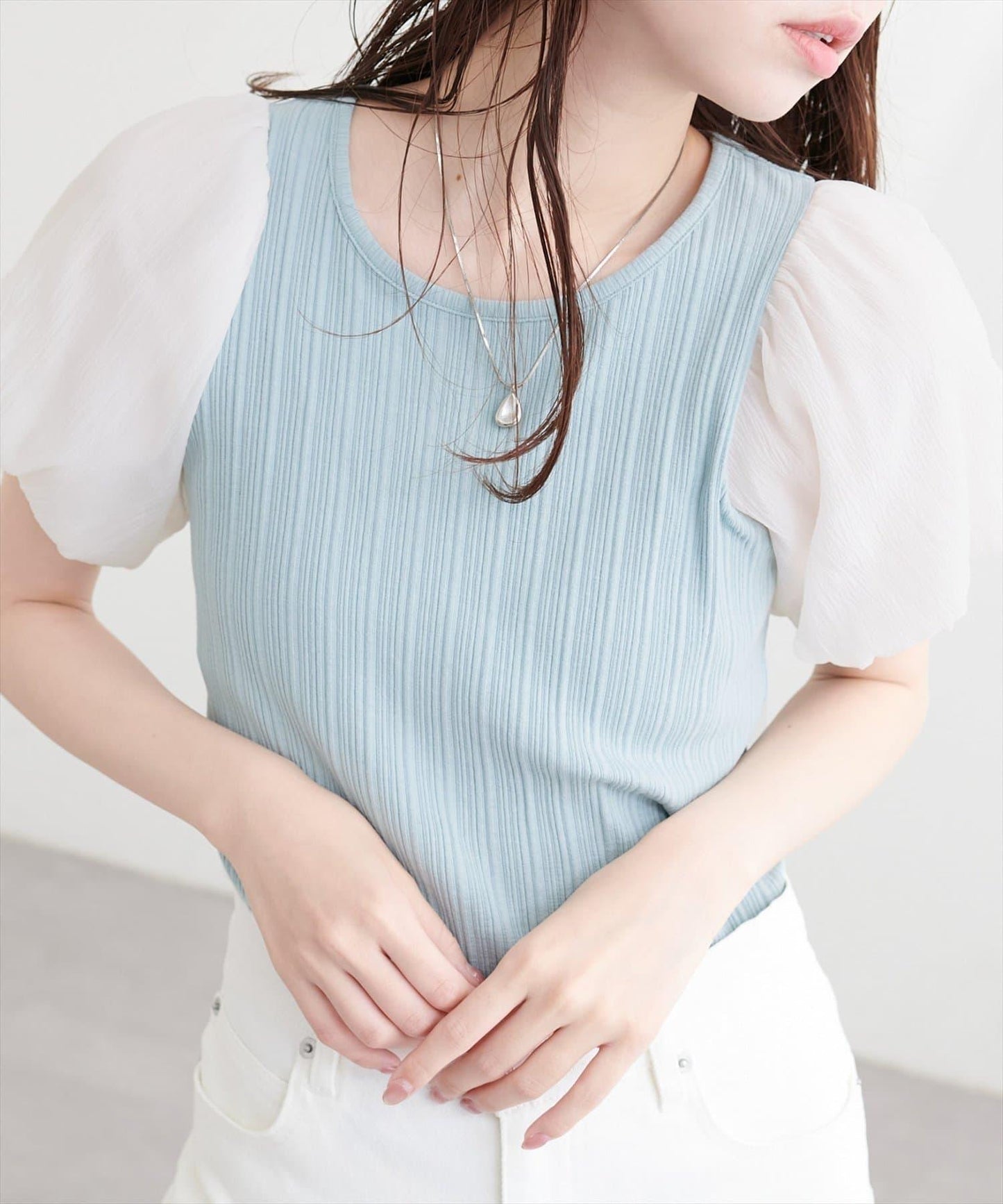 透紗泡泡袖上衣