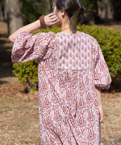 Aguni 葉子印花蓬鬆連衣裙