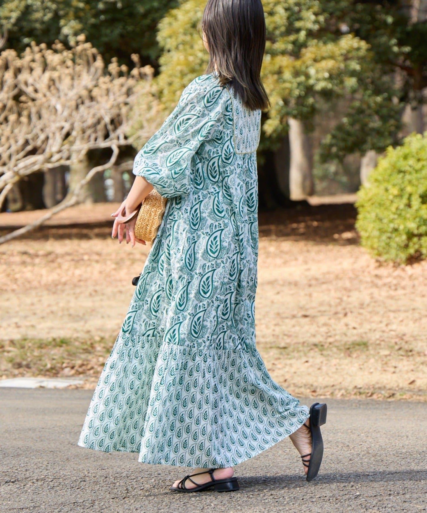 Aguni 葉子印花蓬鬆連衣裙