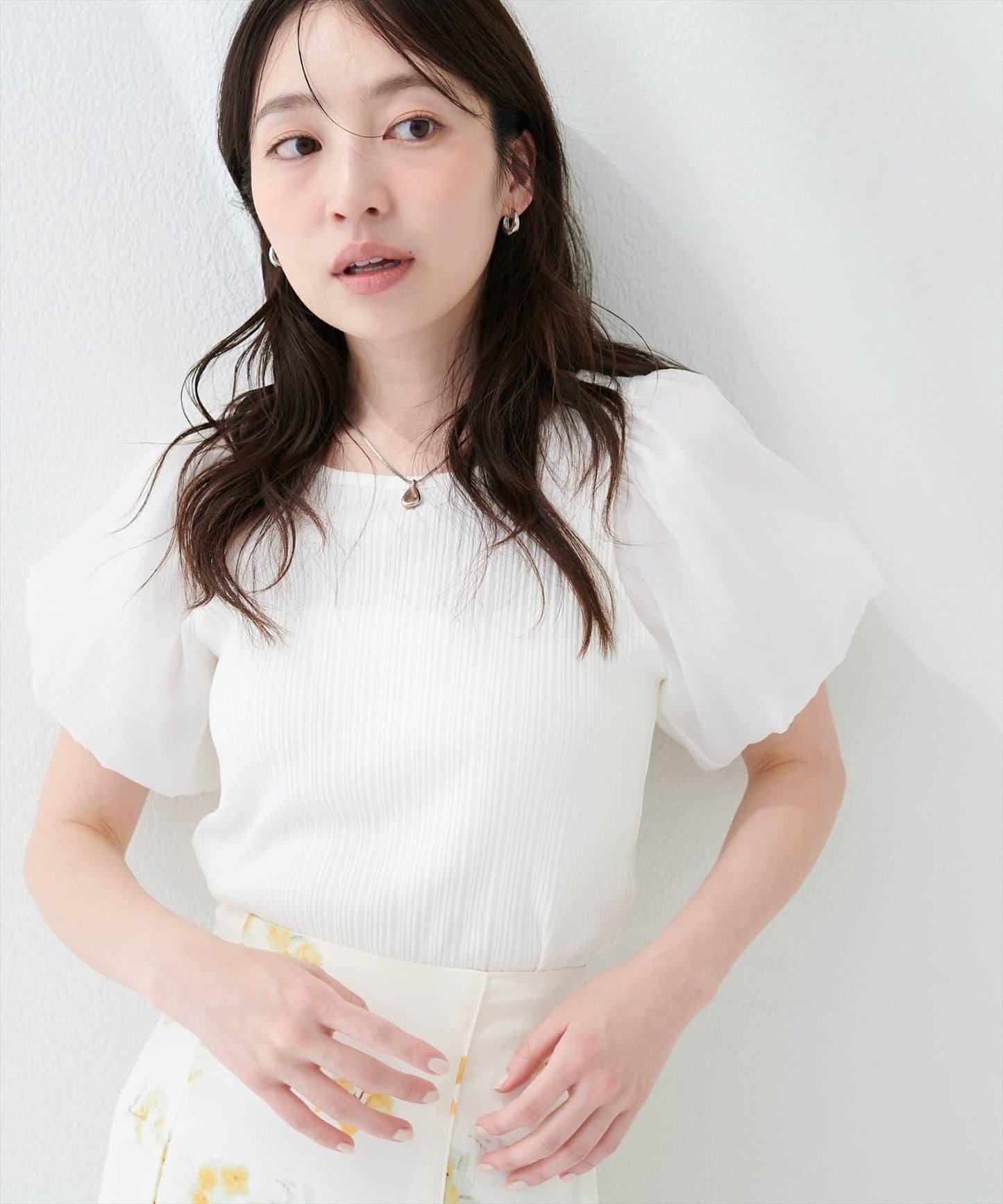 透紗泡泡袖上衣