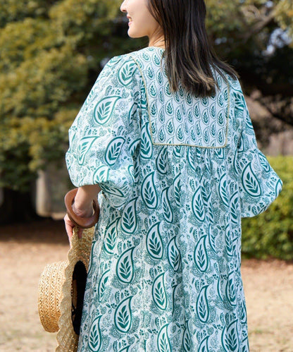 Aguni 葉子印花蓬鬆連衣裙