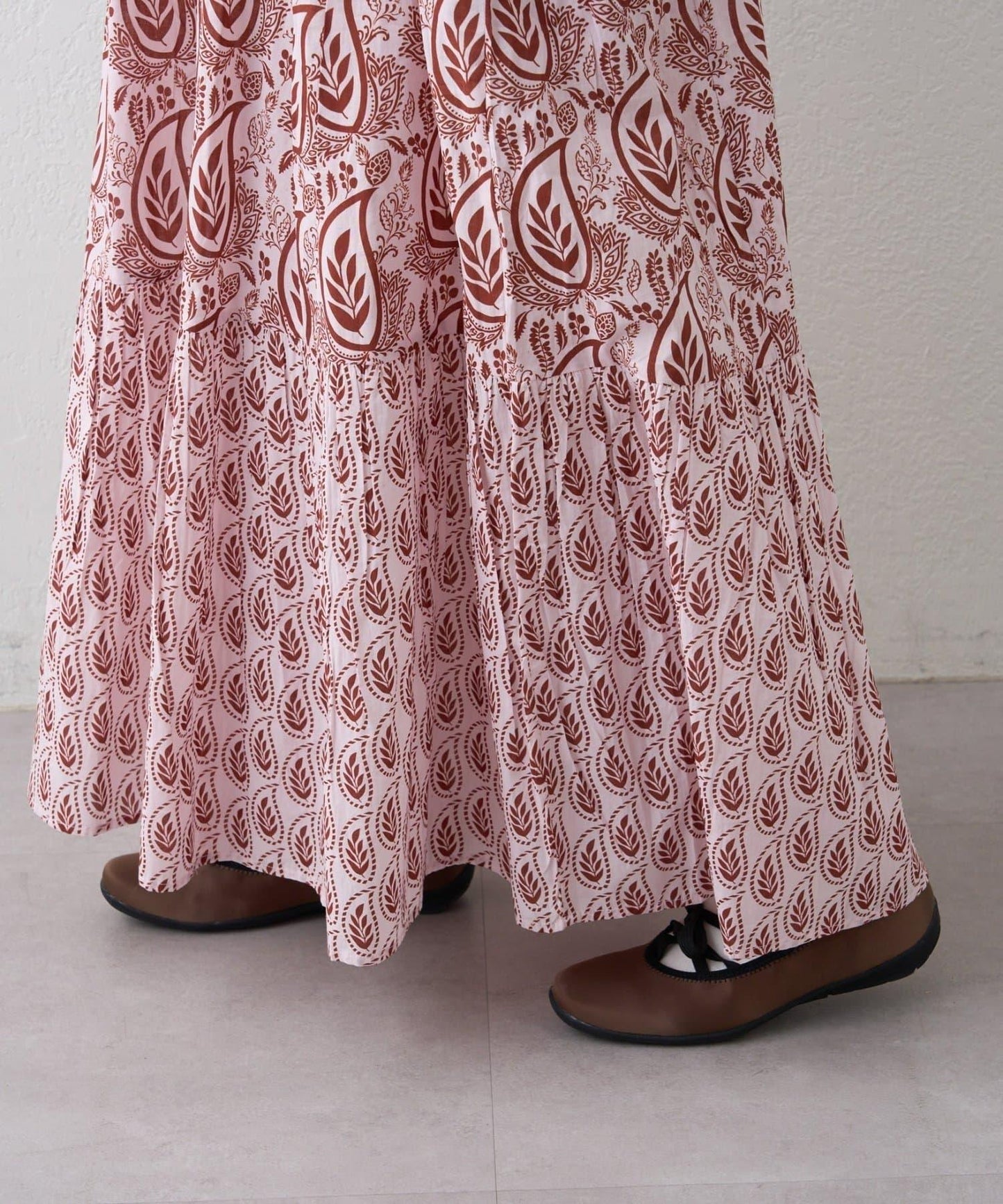Aguni 葉子印花蓬鬆連衣裙