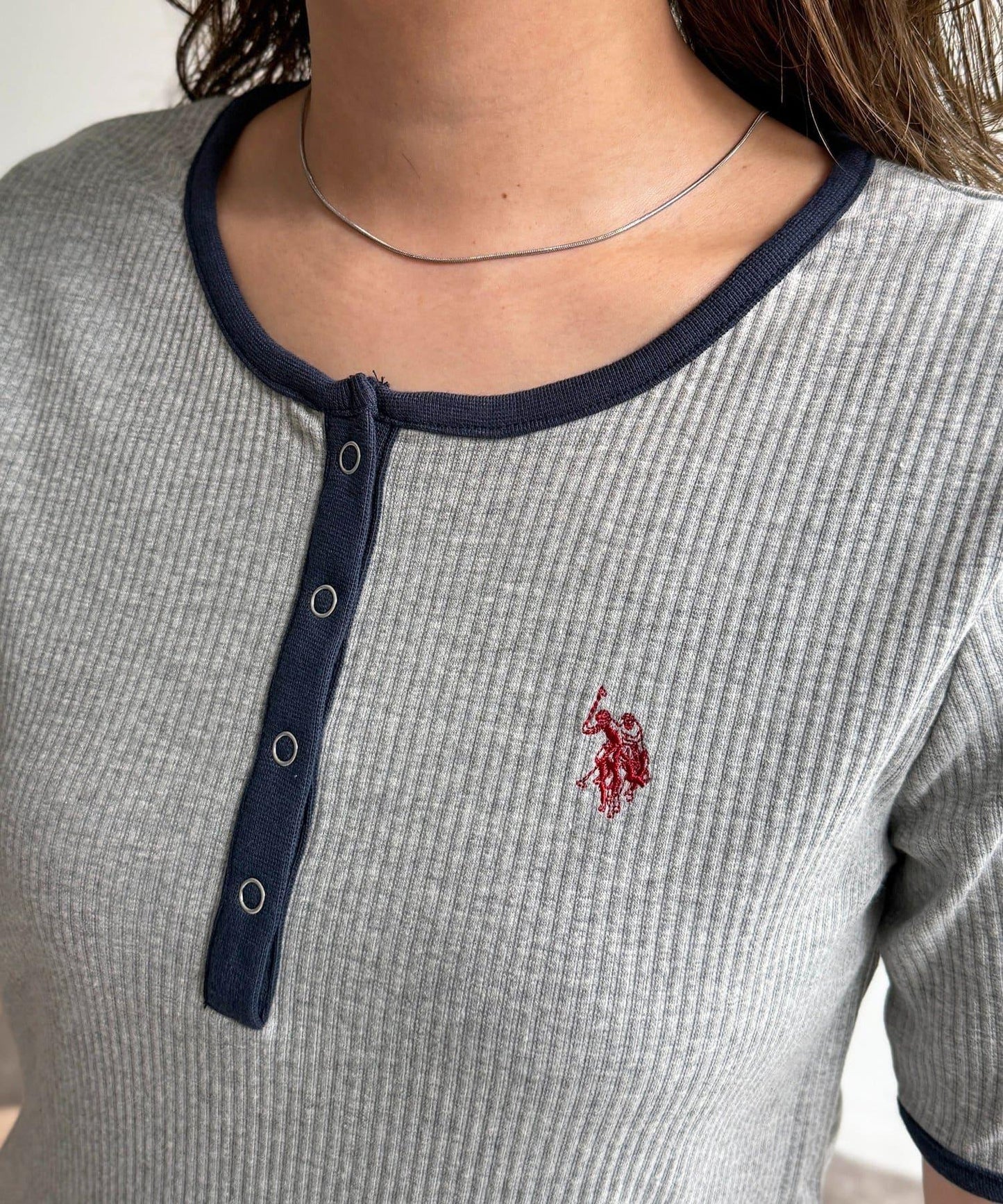 U.S. POLO ASSN. 亨利領羅紋短袖T恤