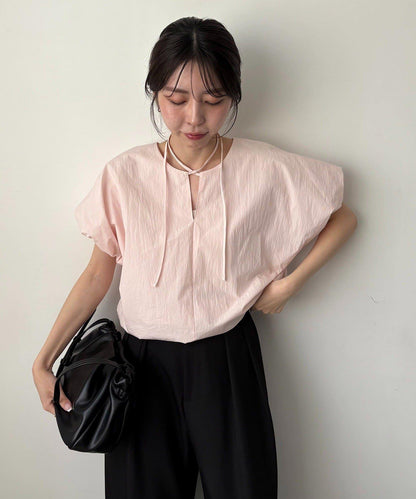 泡泡袖 蝴蝶結 設計 女襯衫（新色粉色）
