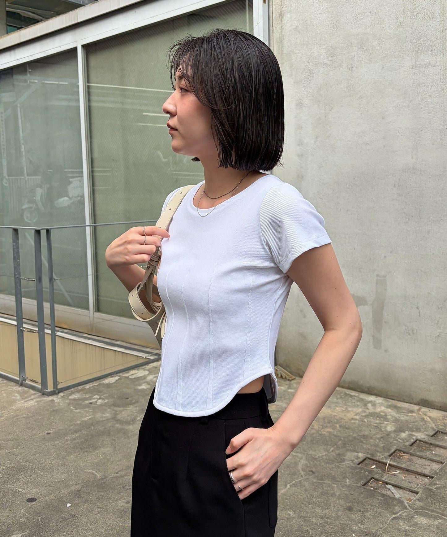 新色黃棕 緊身胸衣設計 T恤