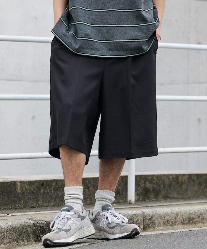 單褶 寬鬆闊腿廓形 西裝短褲