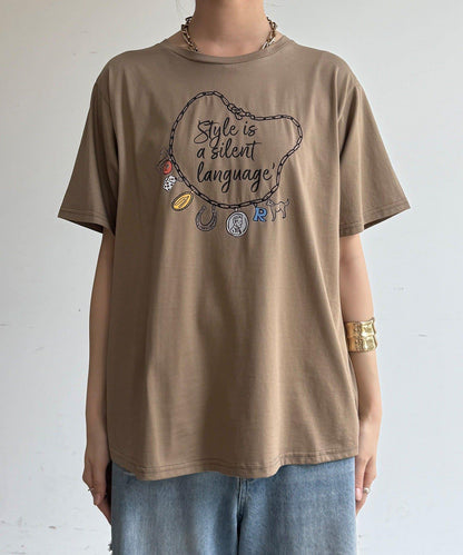 刺繡印花吊飾插畫 T恤