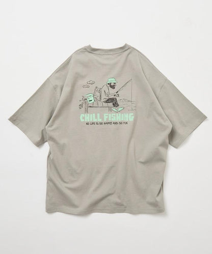 寬鬆版型 背部CHILL FISHING MAN印花 圓領T恤