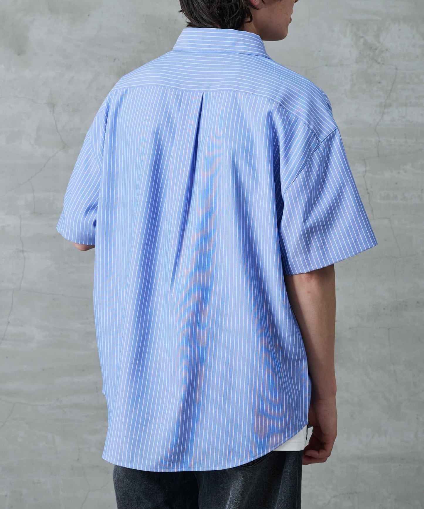 刺繡短袖襯衫