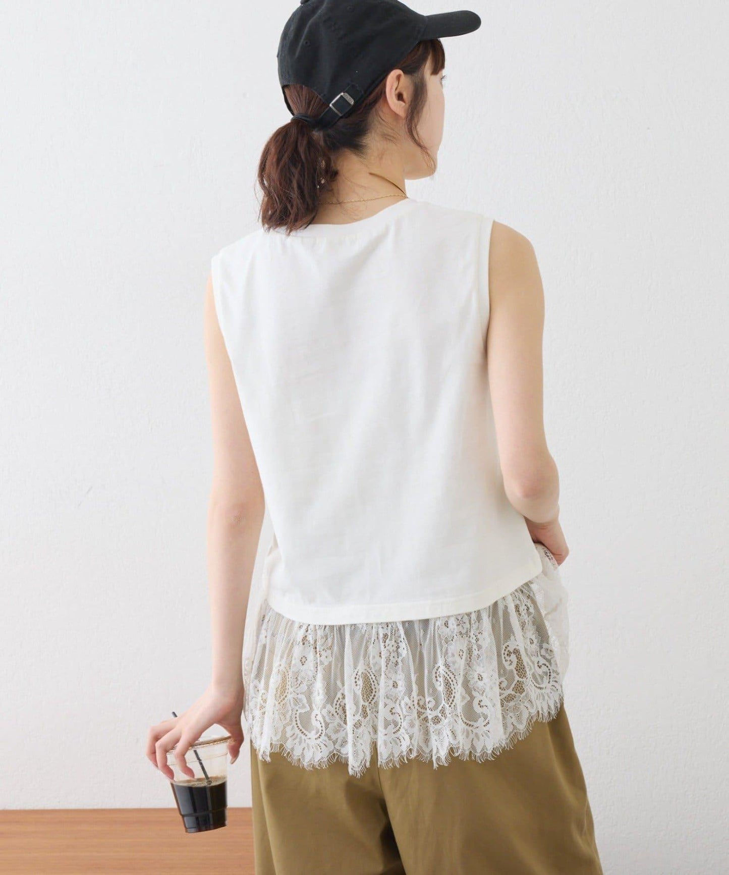 下襬蕾絲 無袖 Tee