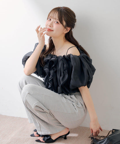 荷葉邊露肩 泡泡袖 上衣