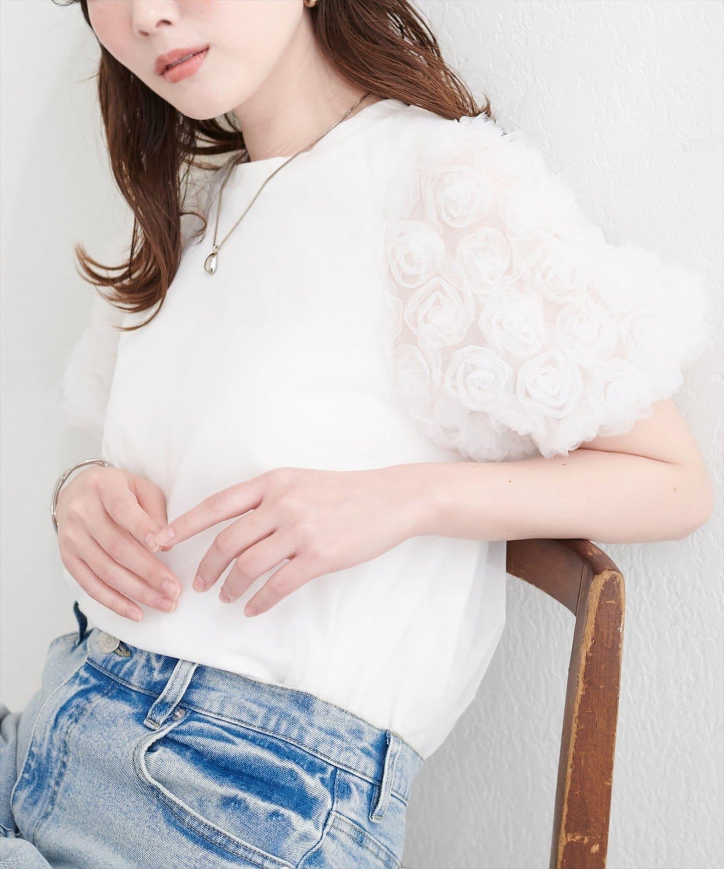 花朵蕾絲泡泡袖T恤