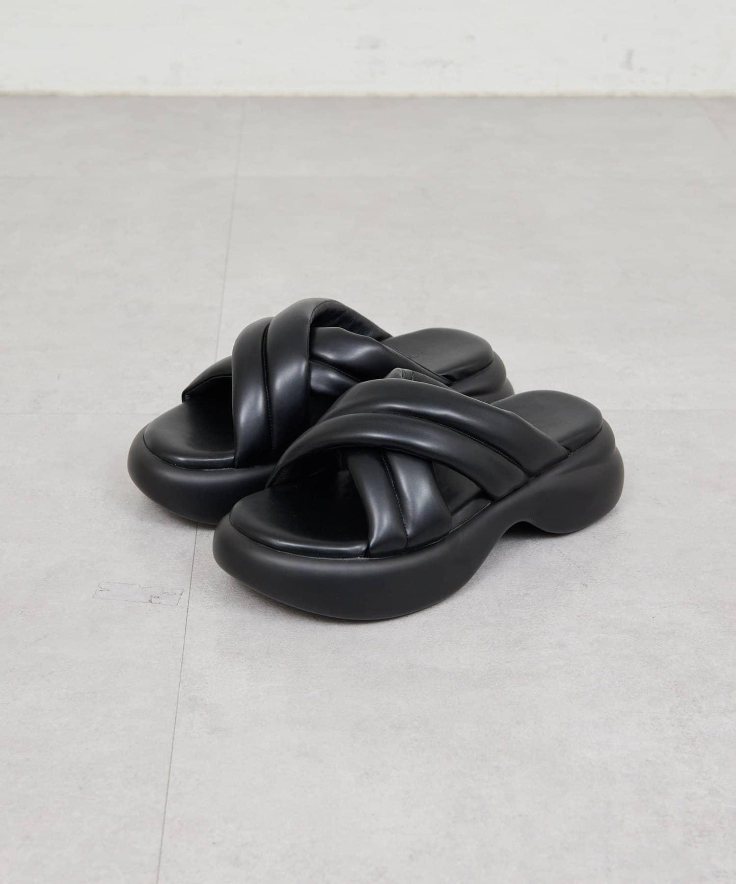 蓬鬆設計 涼鞋
