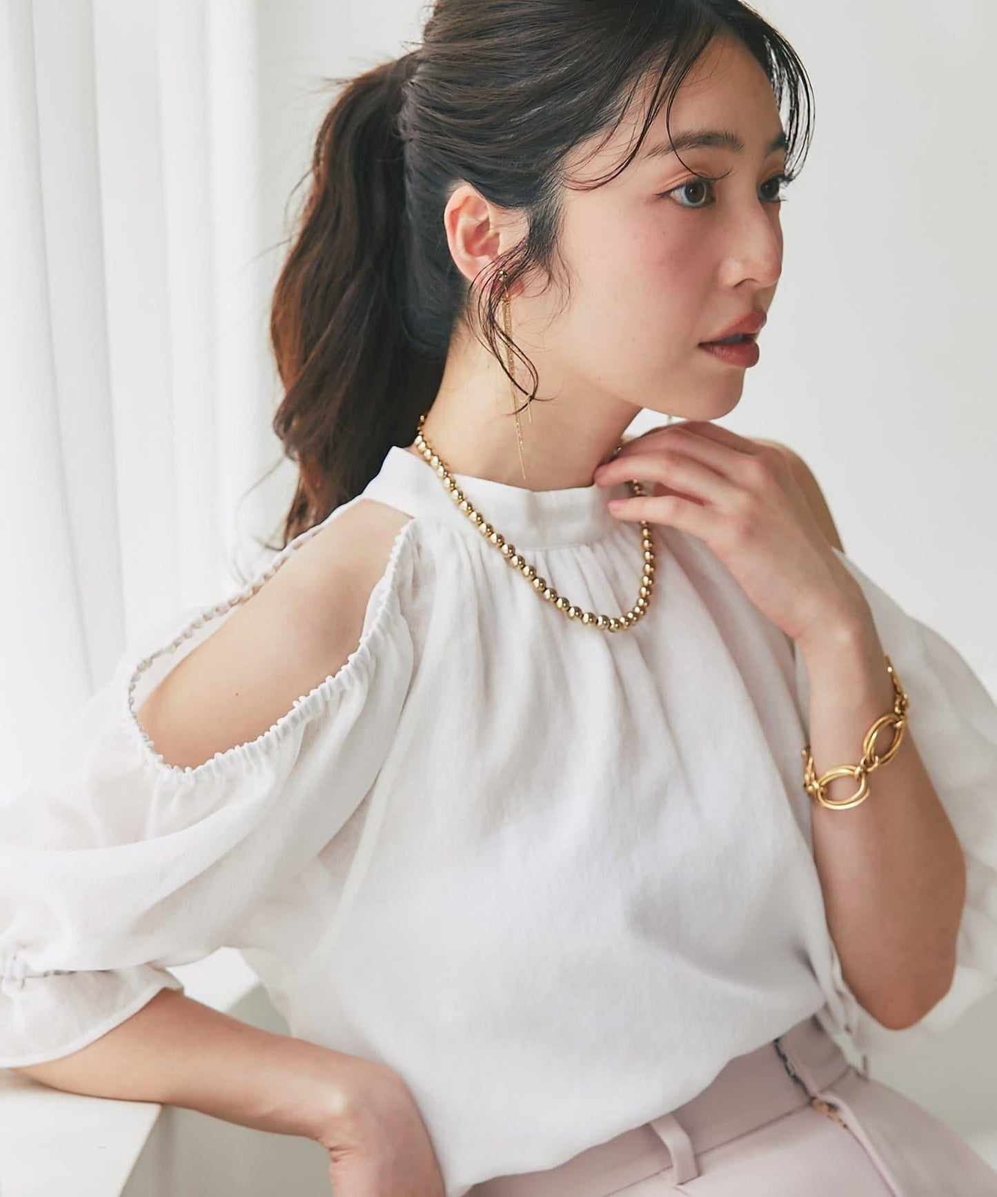 掛脖露肩設計 襯衫