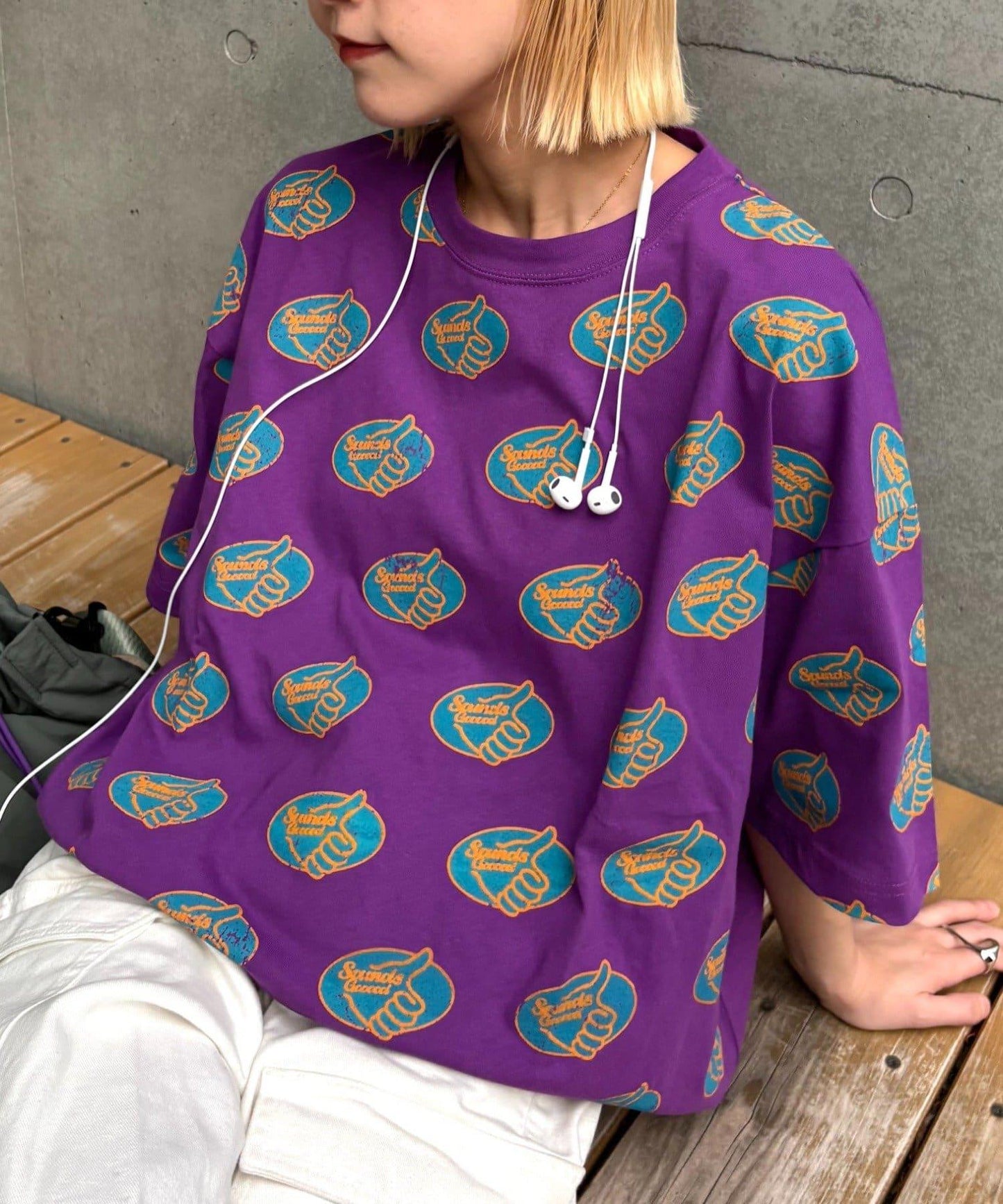 SOUNDS GOOOOD GOODTEE 滿版印花T恤