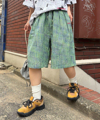 SOUNDS GOOOOD 霓虹格紋 休閒短褲