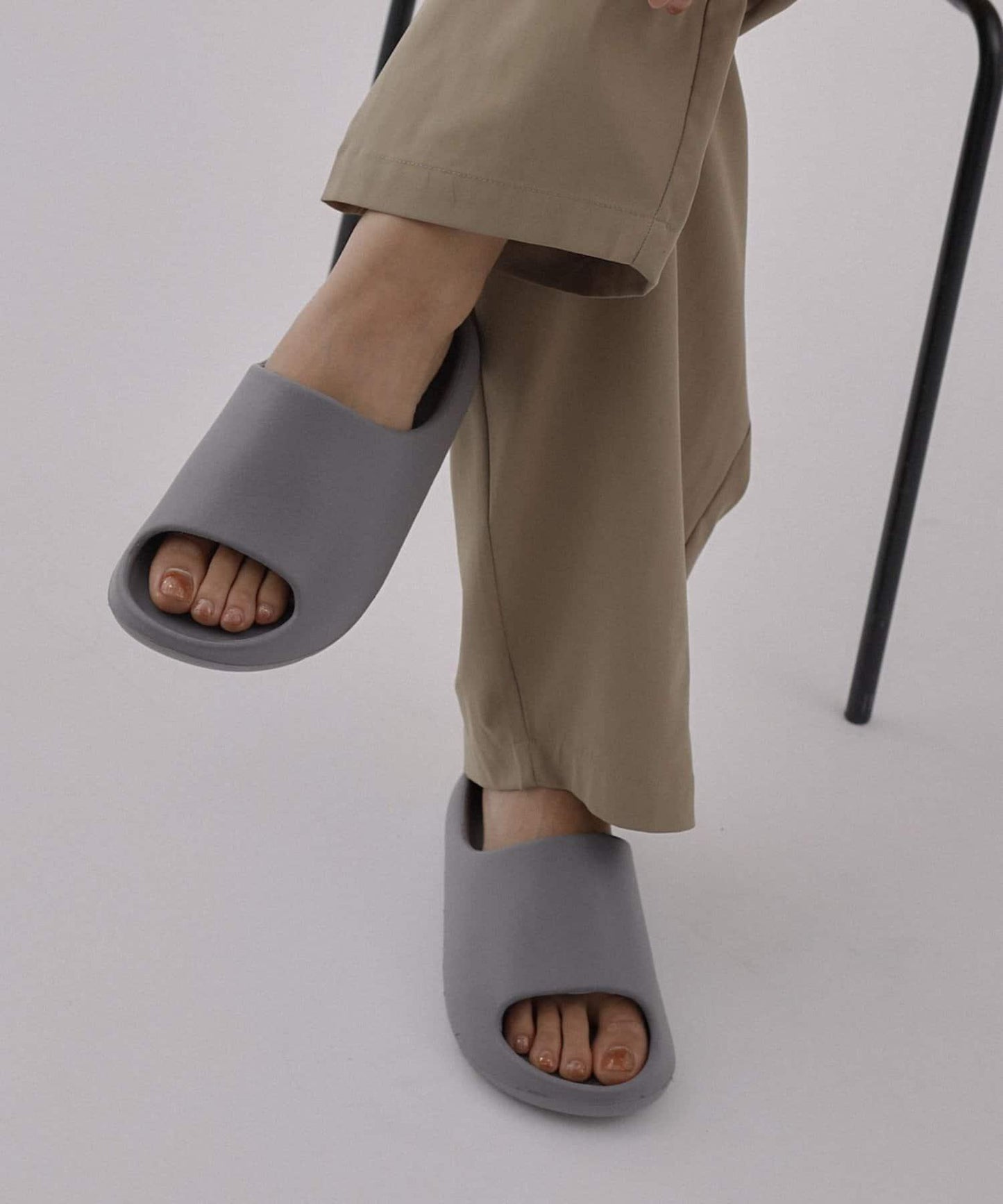 柔軟單帶涼鞋