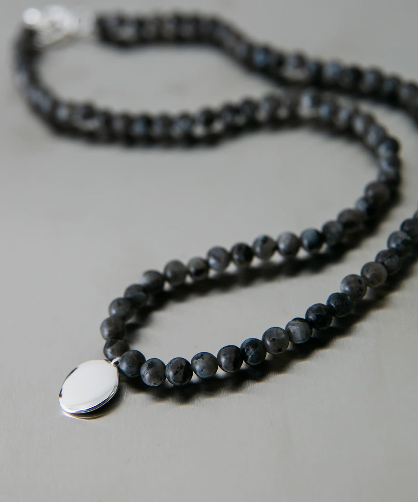 SMELLY so’ blackLabradoritenecklace 項鍊