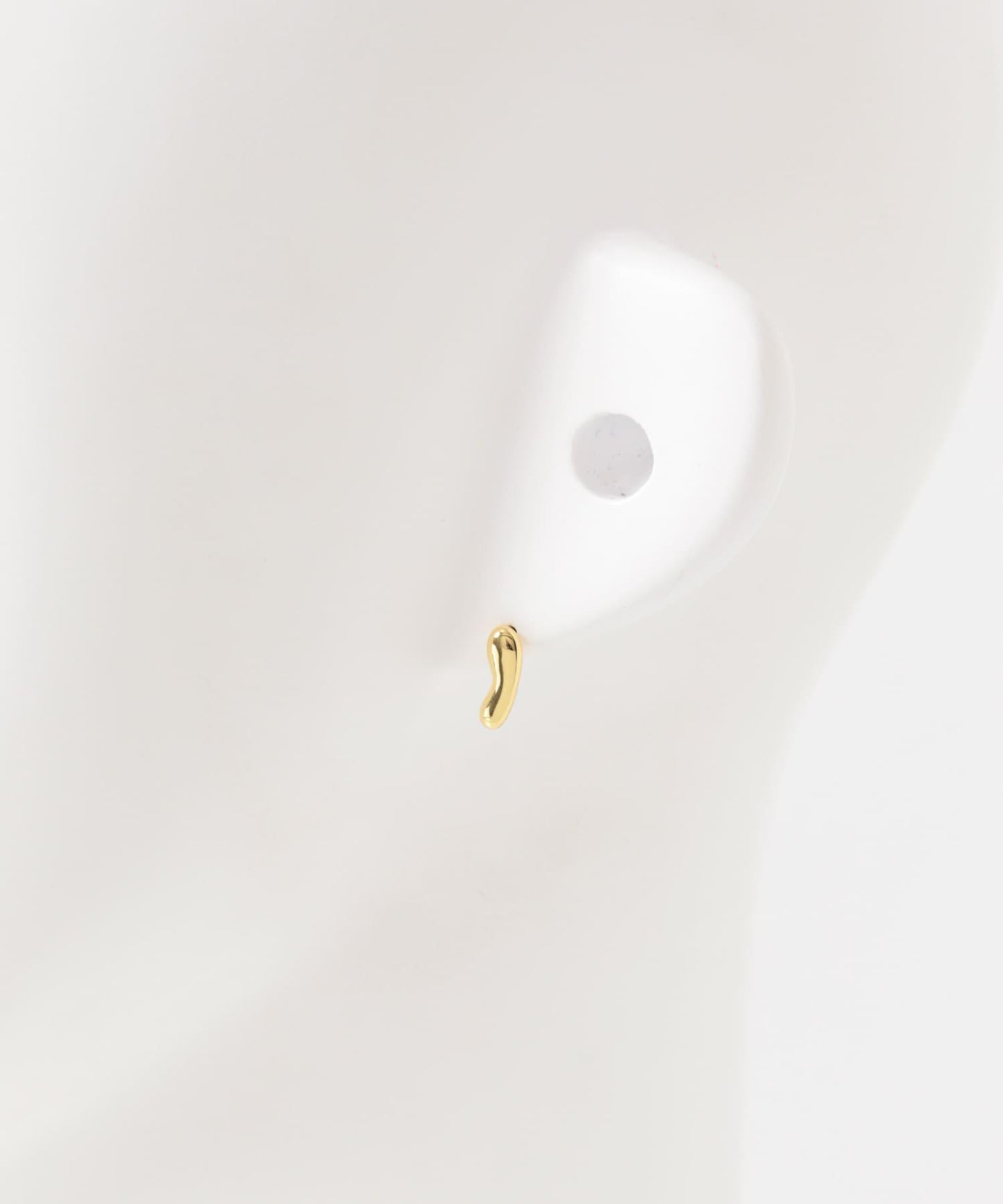 SMELLY so’ 不對稱紋理耳釘