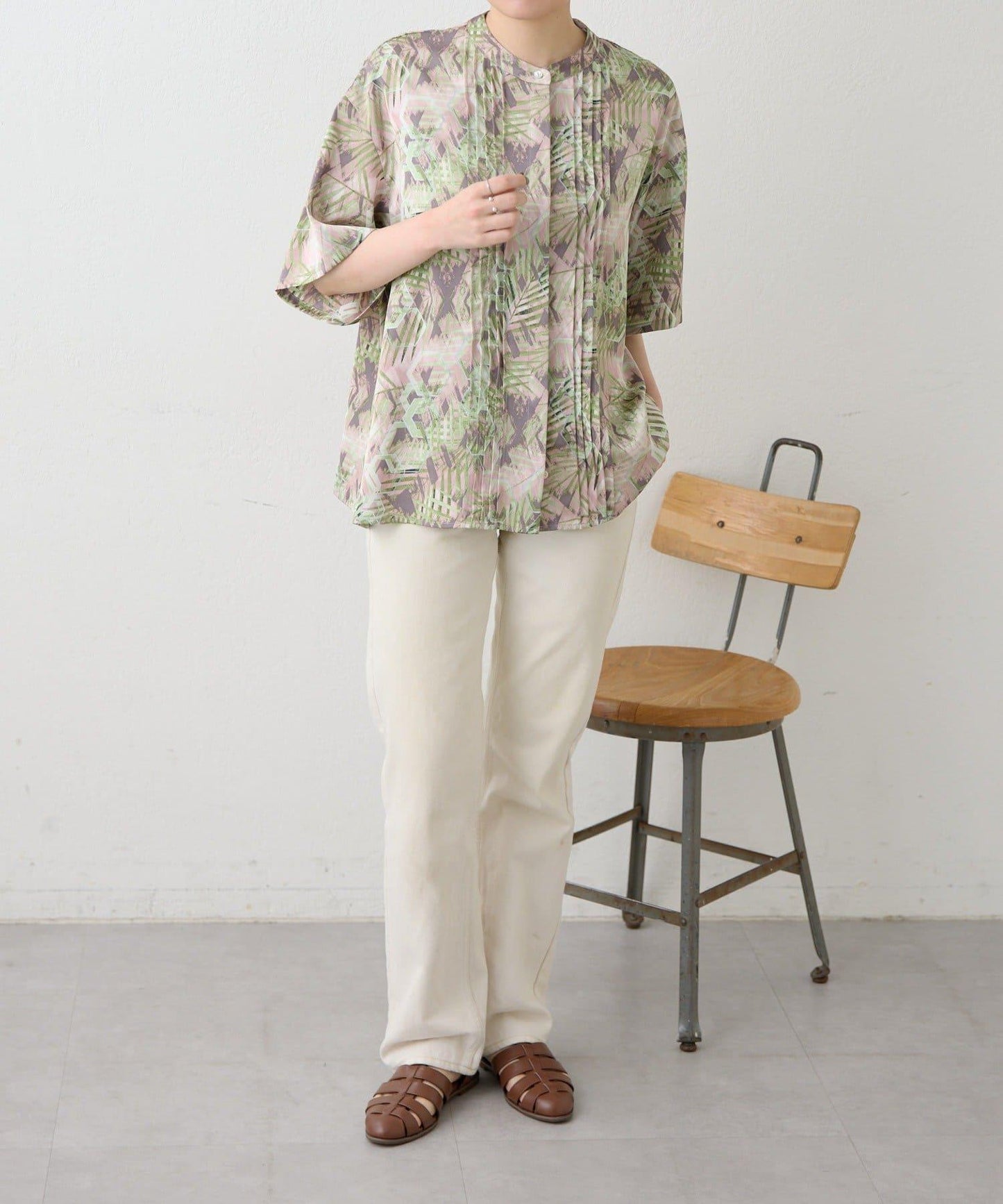 不易起皺輕量 短袖圖案打褶 女襯衫 SUM1 STYLE