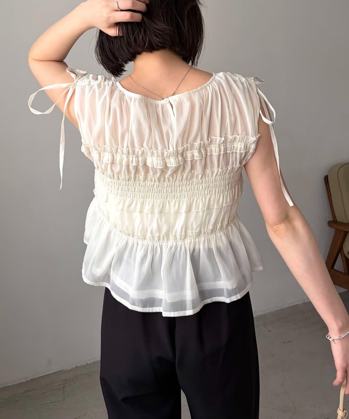 全方位修身歐根紗荷葉擺女襯衫