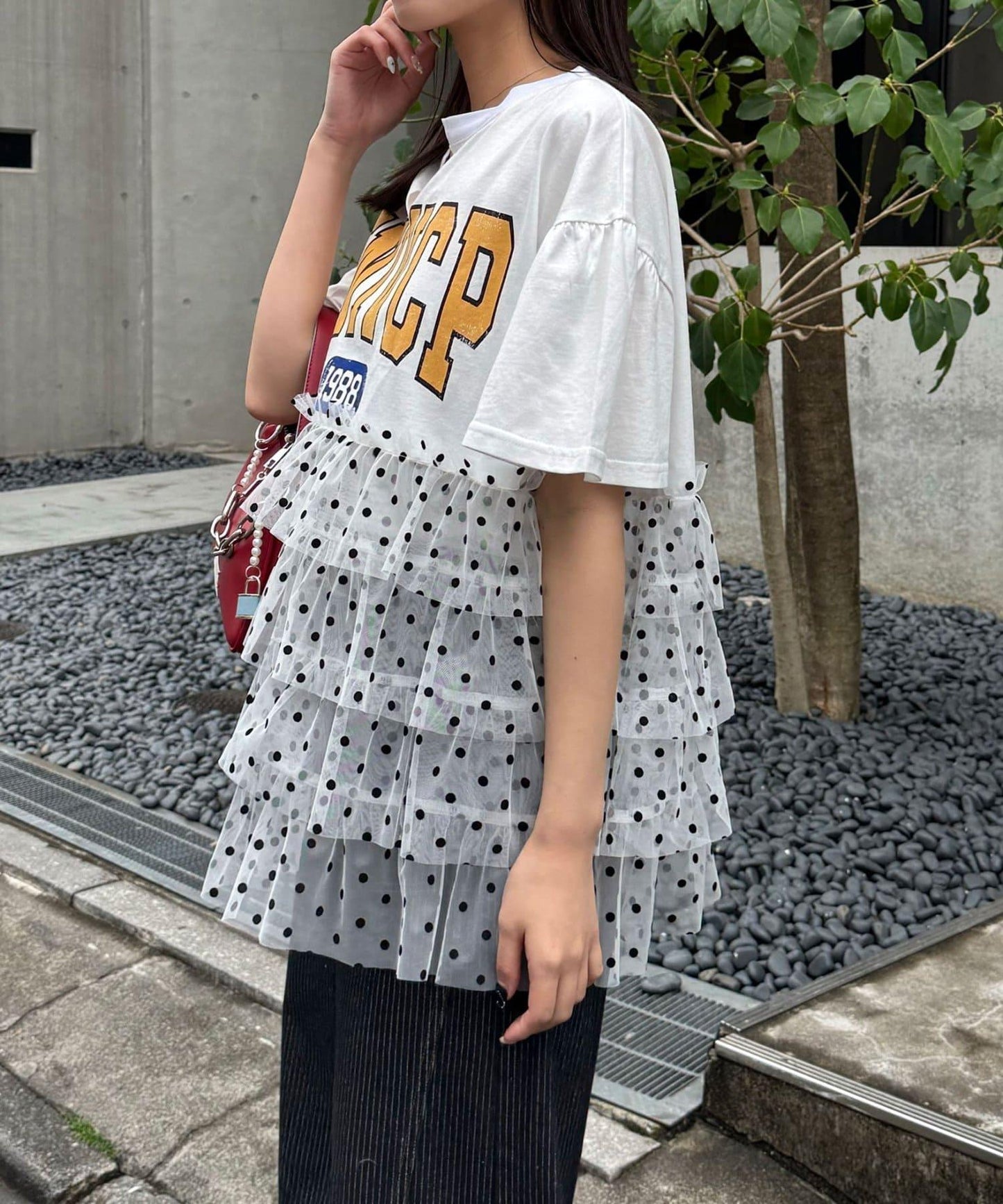 波點網紗拼接 學院風Logo印花 T恤