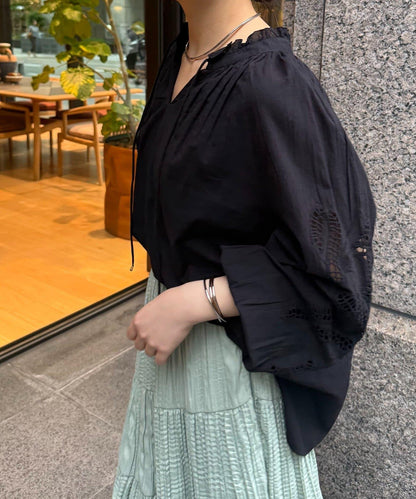 袖部蕾絲刺繡襯衫