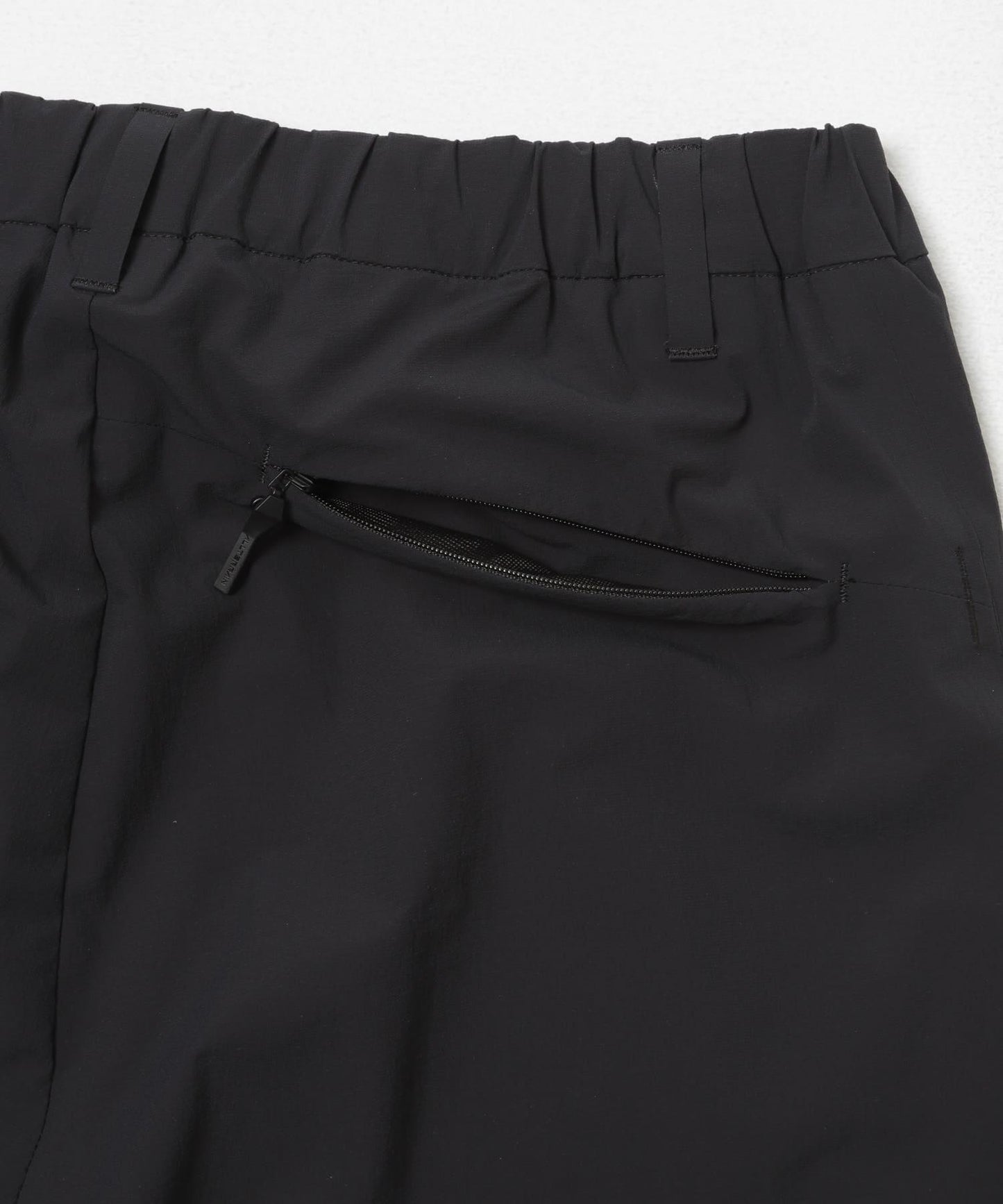 Descente UNTRIMMED MIDDLE PANTS 褲子