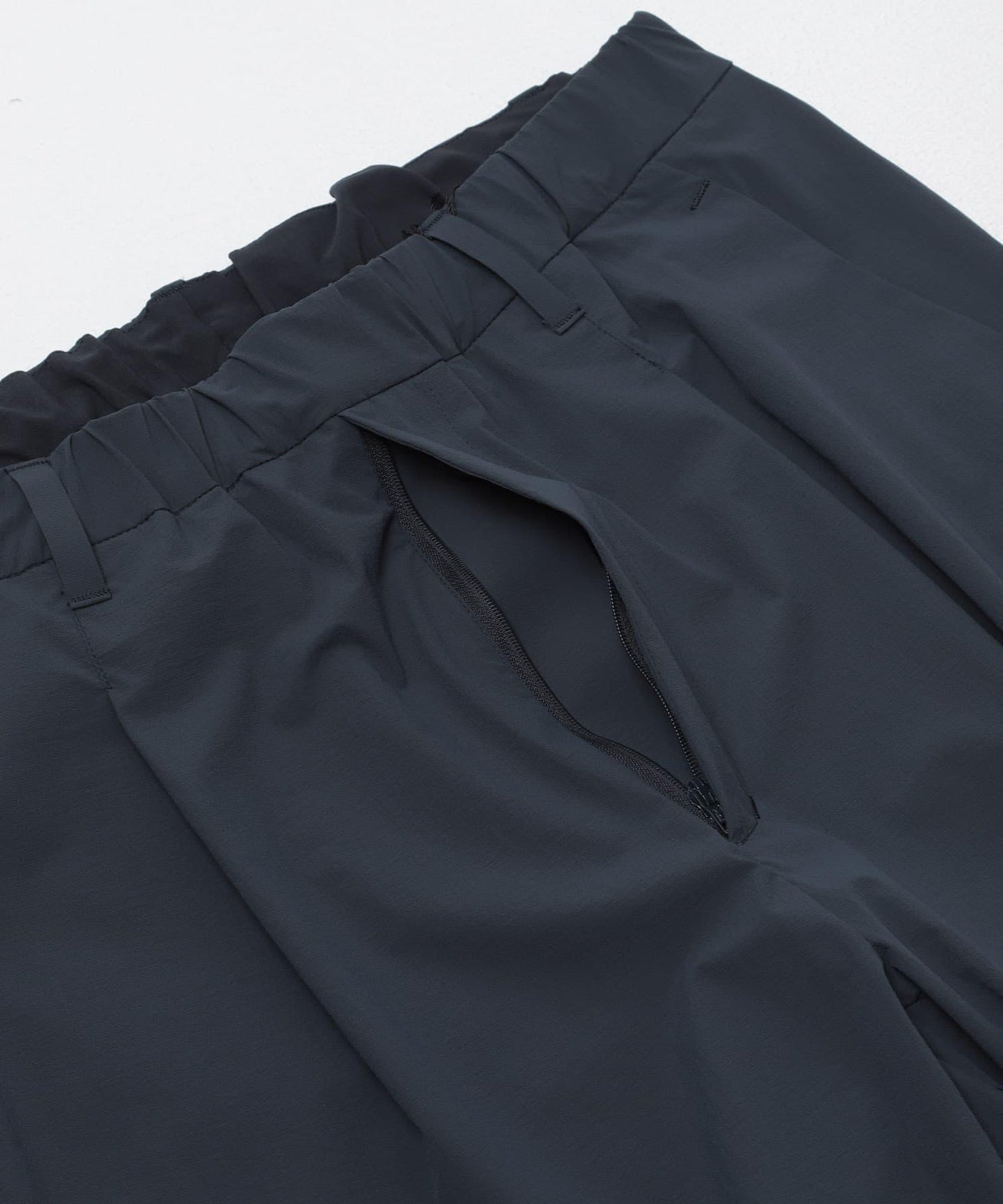 Descente UNTRIMMED MIDDLE PANTS 褲子
