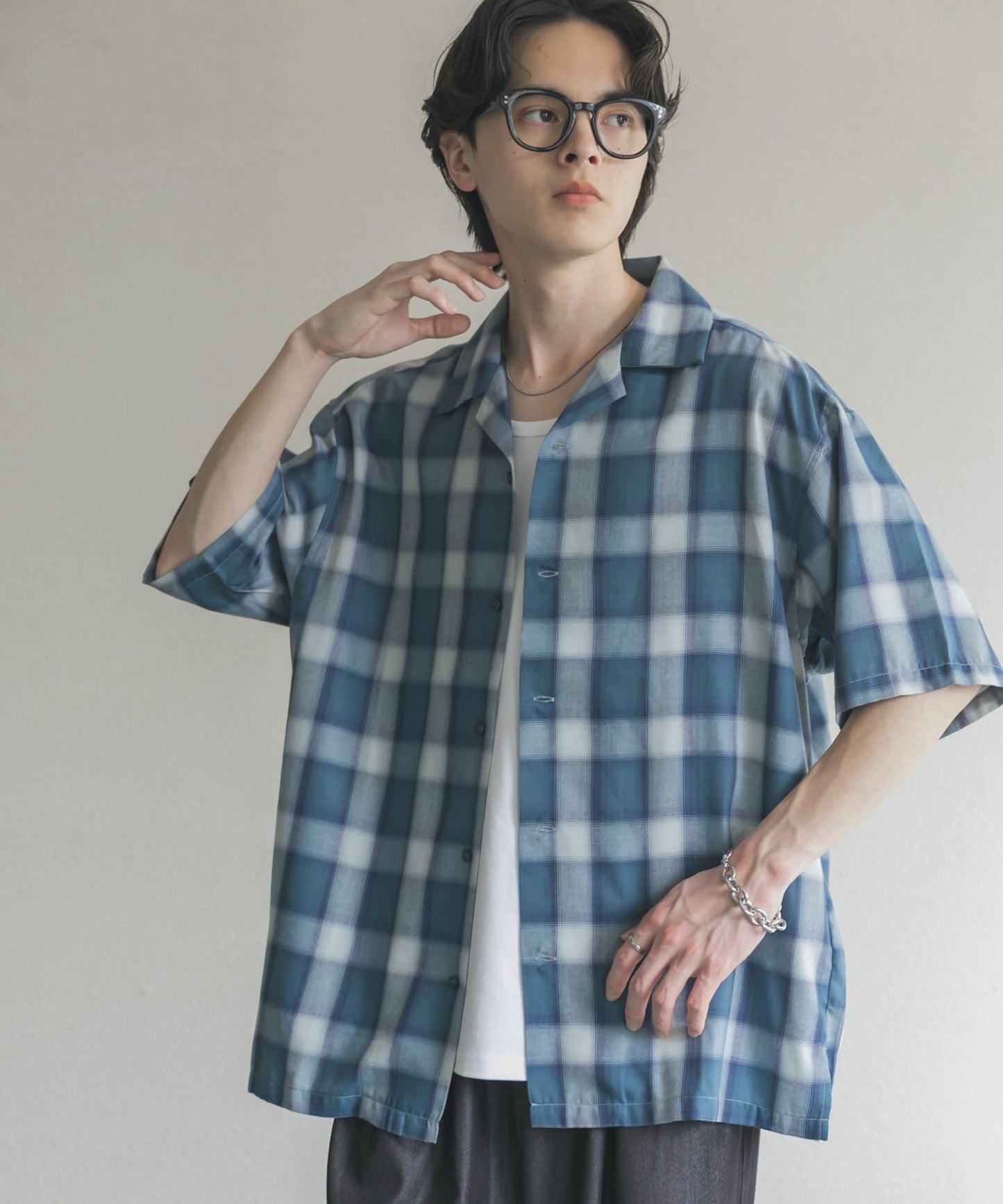 漸變格紋 開領設計 短袖襯衫