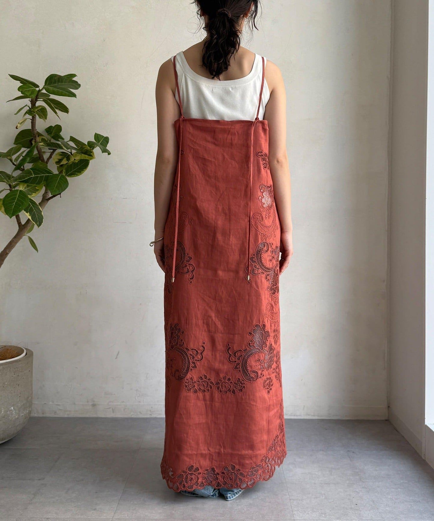 繩線蕾絲刺繡鏤空蕾絲連衣裙