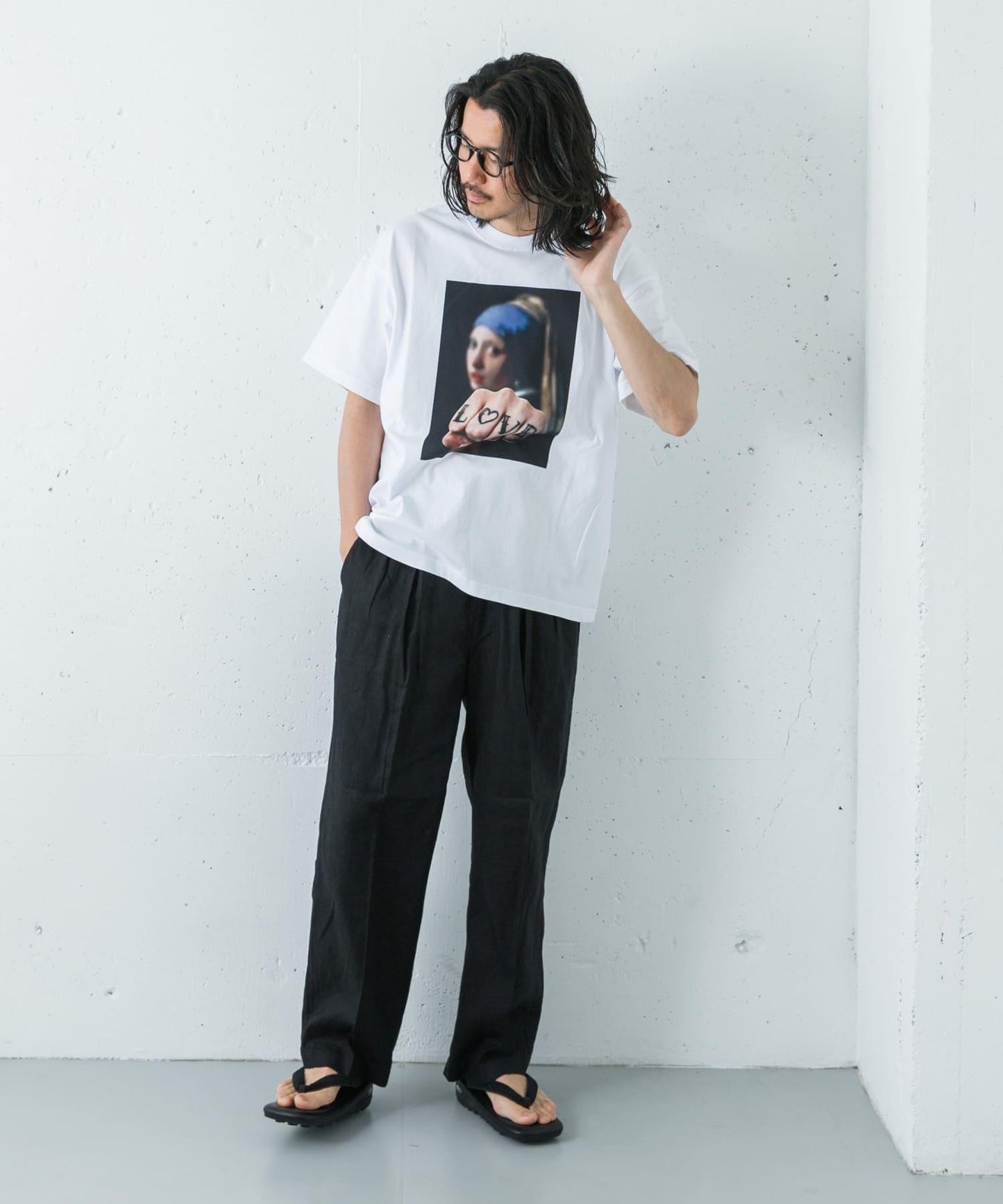 GIRL WITH A LOVE 英文圖案T恤
