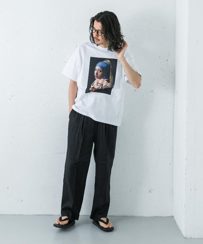 GIRL WITH A LOVE 英文圖案T恤