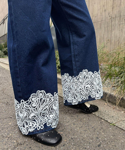 褲腳蕾絲闊腿直筒牛仔褲