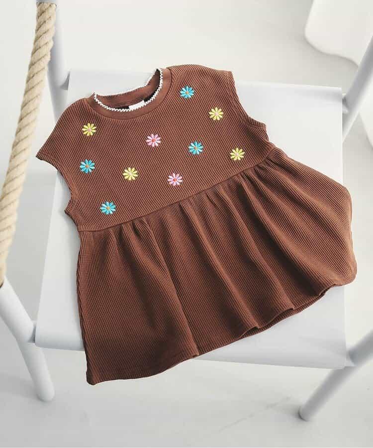線上限定 荷葉擺 多色刺繡 上衣