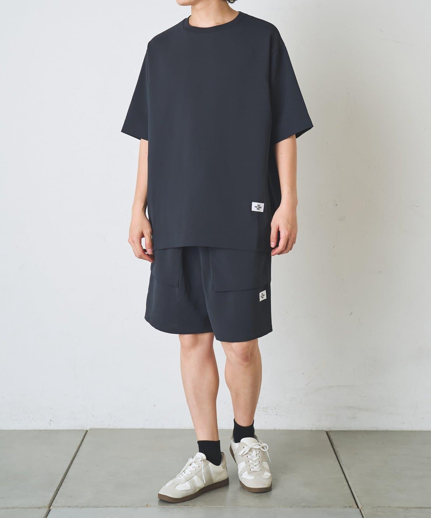 乾爽觸感寬鬆休閒短褲